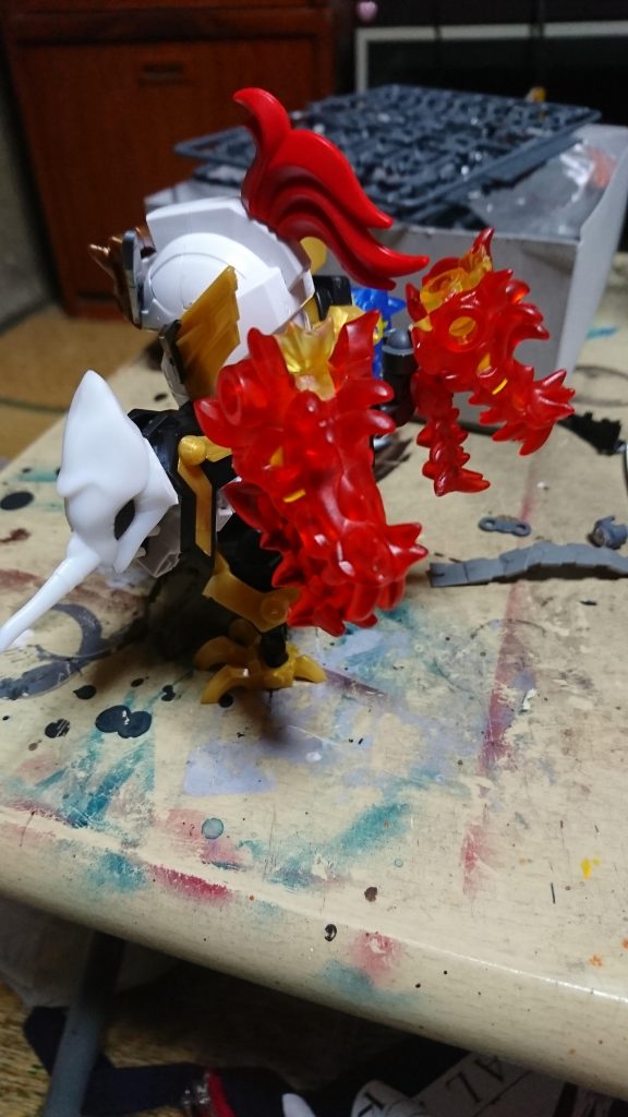 製作過程
マーク3大将軍をベースに製作をしていき悪役っぽくするためにほねほねザウルスのパーツを使ってみましたm(_ _)m