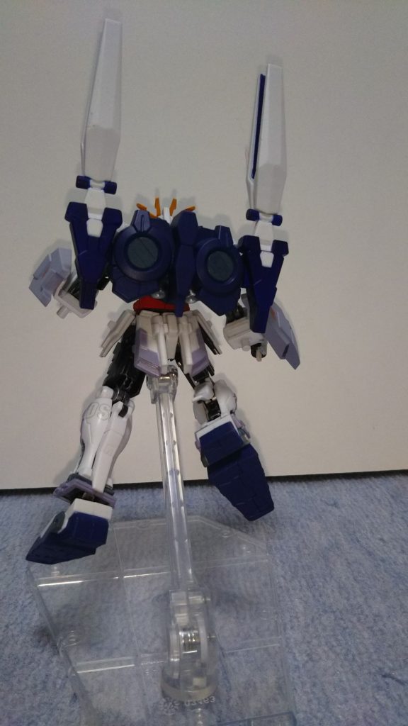 後ろ、左右のファンネル基部？をバックパックと合わせる為の調色が迷いました。