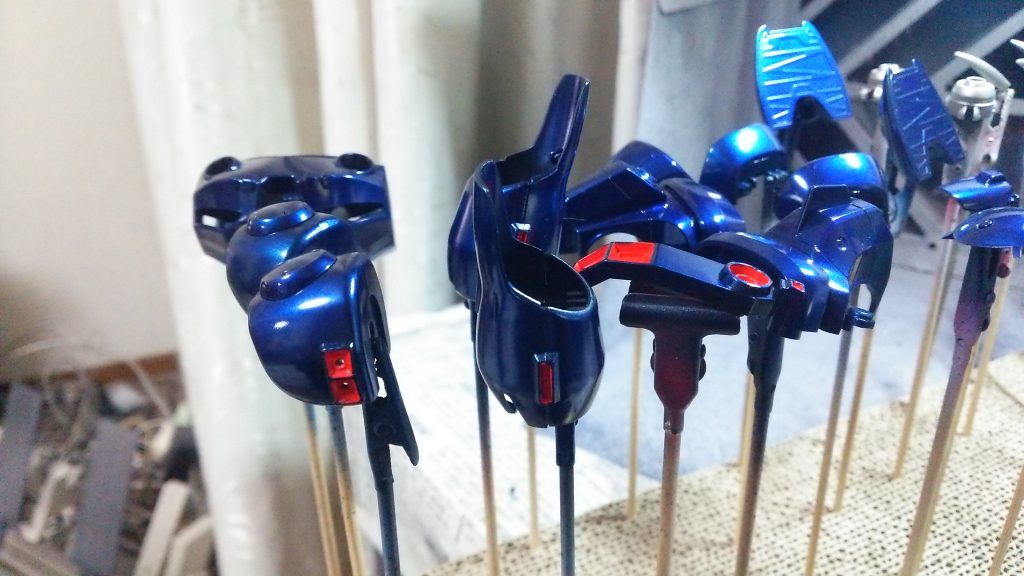 マスキングを剥がし塗り分けの確認とリタッチ