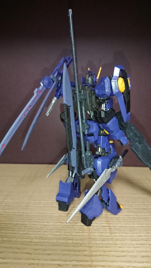 バックはこんな感じ