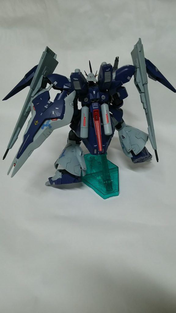 背面。一部にパラスアテネのスタビライザーを流用しています。