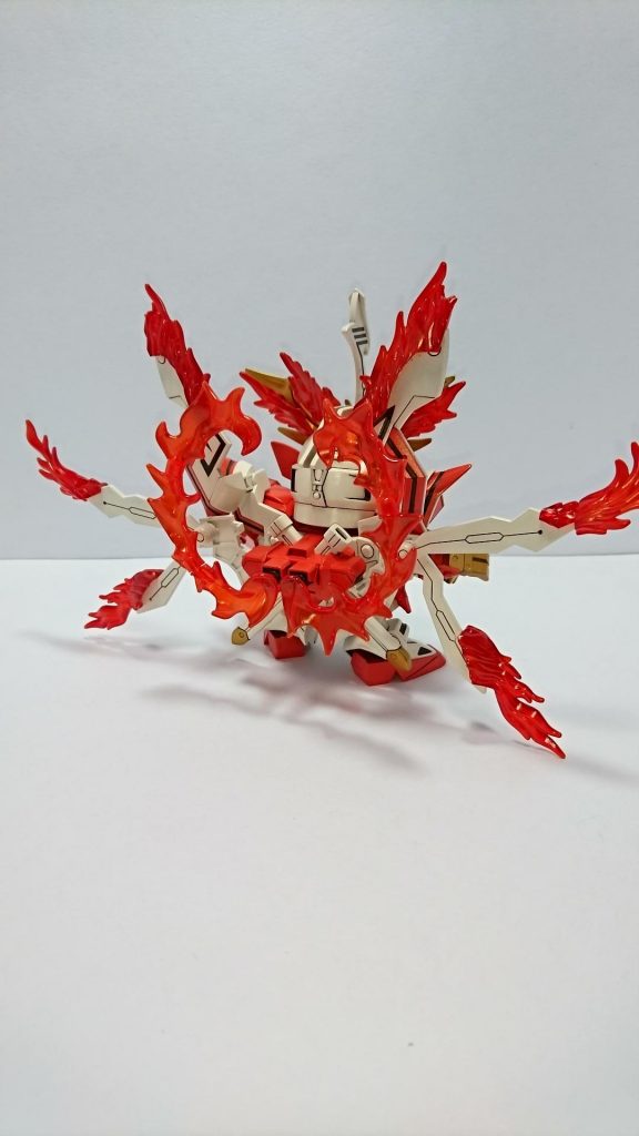 背面。
カラーリングも炎をイメージしてます。