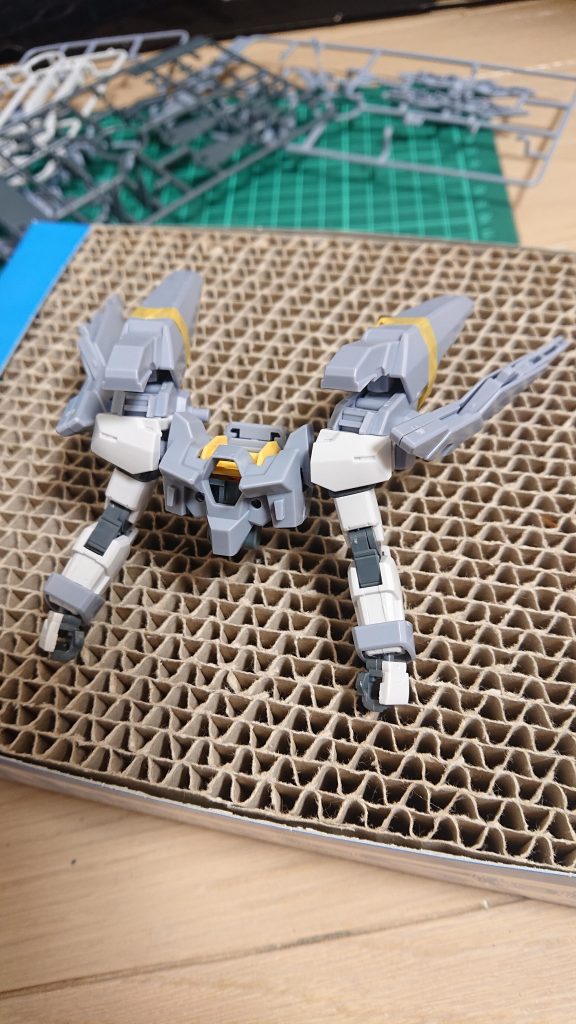 塗装前の仮止め状態です