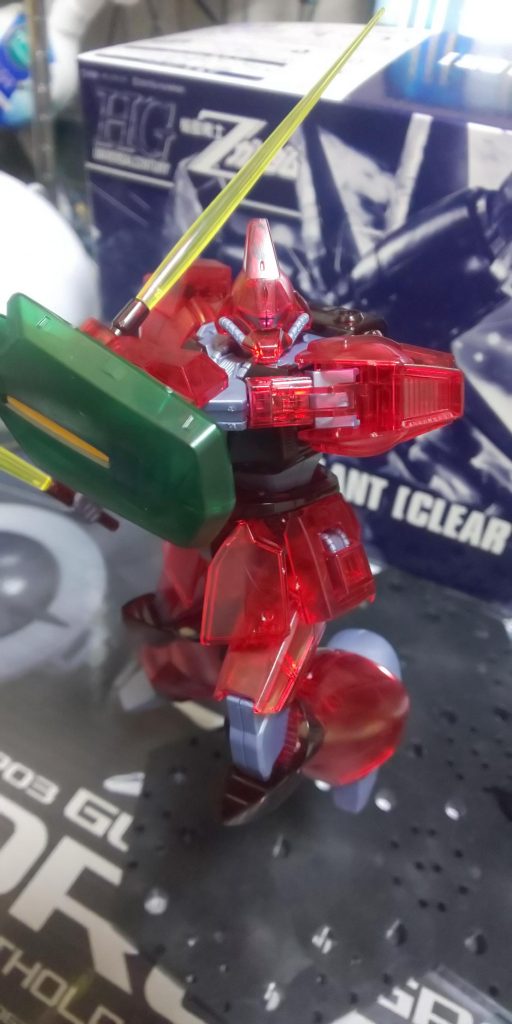 サーベル振りかざし