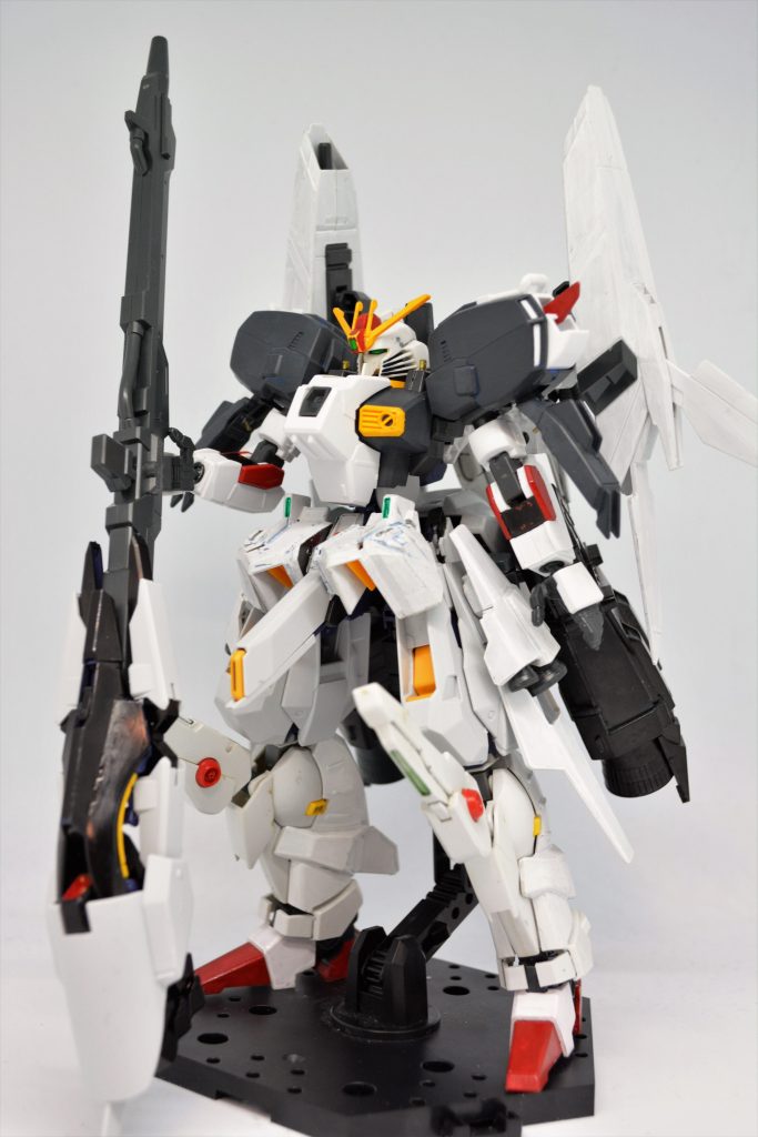 ## 正面
上半身と脚はSガンダム、腰はTR-6、つま先はリゼルです。