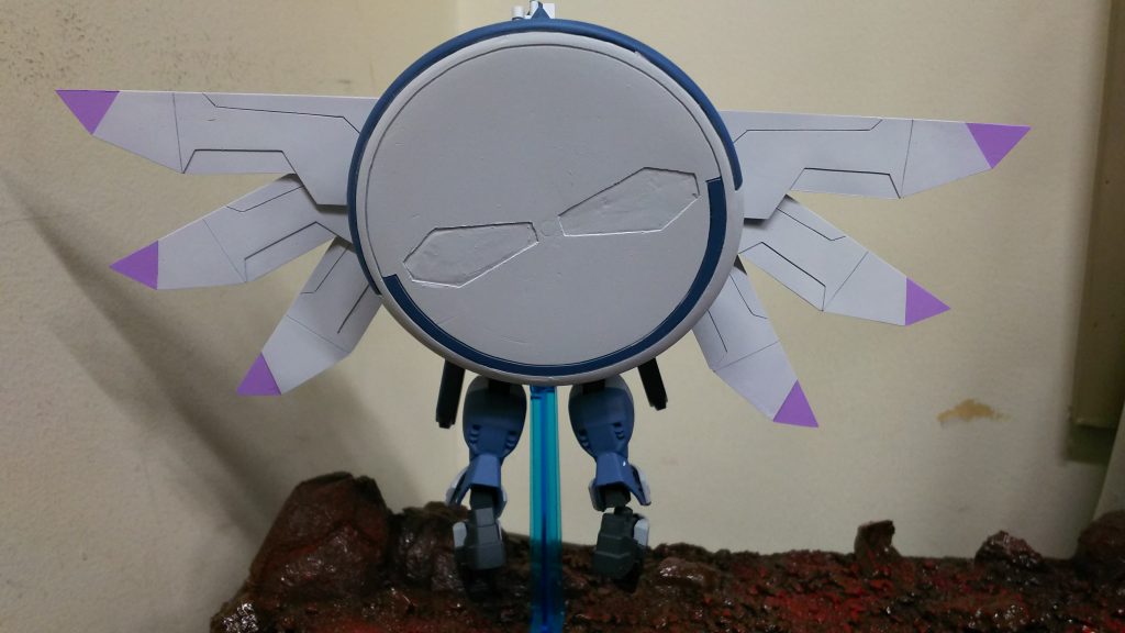 プラ板から作ったレドーム塗り分けの境は彫ってます