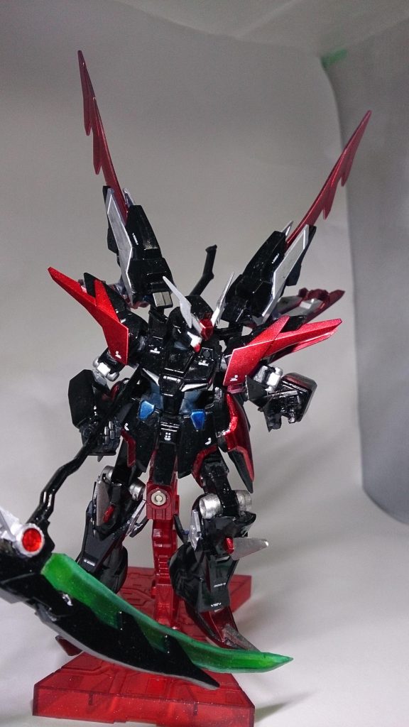 武装はビームサイズのみ。
ハイパージャマーで接近、量子コンピューターウィルスを送信して敵機を機能不全にした上でビームサイズで破壊する『ファルバルフォール(暗殺者)』。(そんなんチートや!チーターや!!)