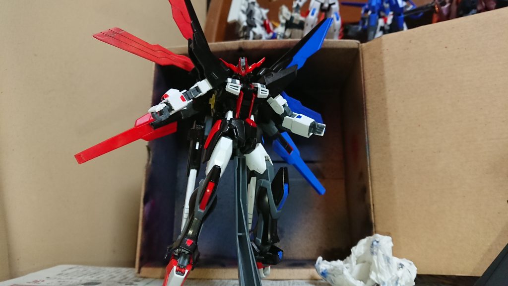 本体に合体させるとこんな感じ。ブースターより固定式のバックパックのイメージだからこれでもアリなのかな？