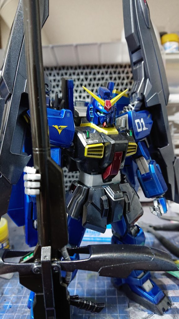 ぶっちゃけ合体させたら可動域がないのであまりポージングとれてません。