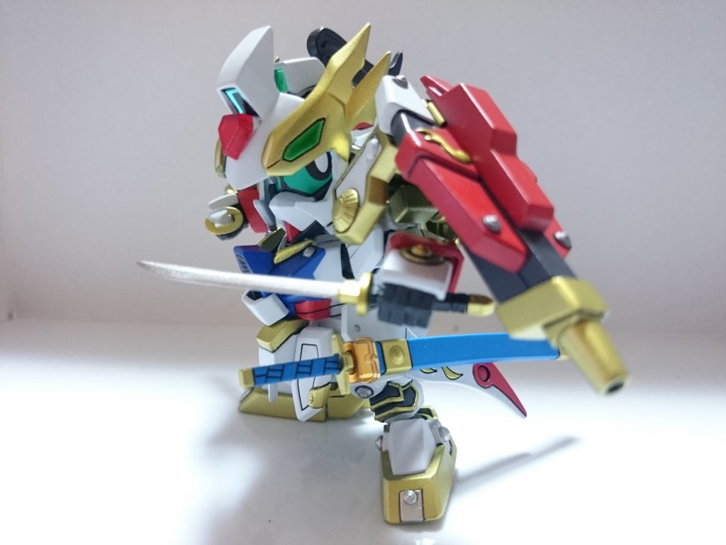 武器は両肩の種子島とその余熱を利用するヒート刀。