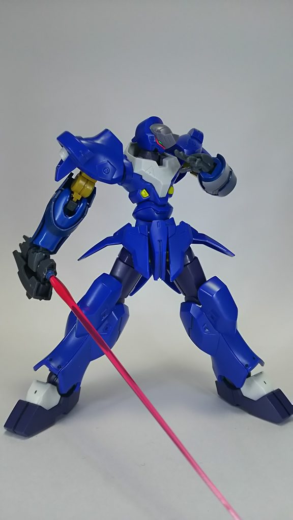 武装はビームサーベル１本と非常に男らしい(笑)