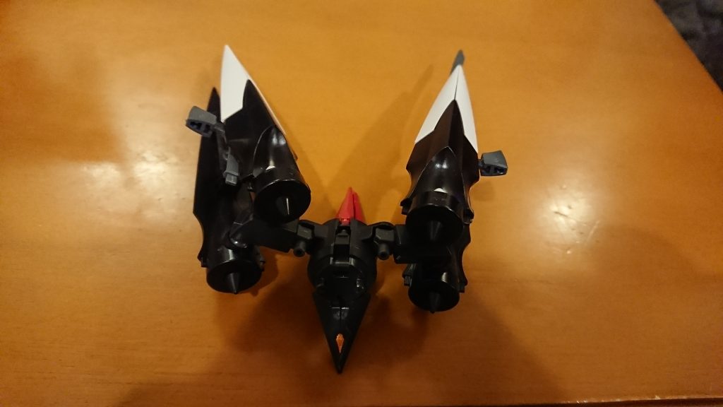 バックパックは、HGマスラオとスサノオの腰パーツをボールジョイントだったので無改造で付けれました。