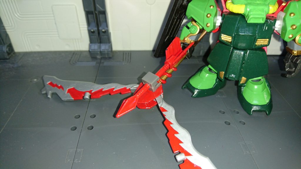 武器ドアップ。刃が広がるギミックは自作。矢は周瑜ヒャクシキから。
劉備達に一度破れた張任だったが、倒したと油断しているところを背後から狙撃。形成逆転するも最後は張飛に破れた。張任が敗れると劉璋はあっさり投降。こうして劉備は益州の領主となる。