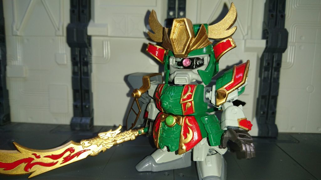 ほぼ、関羽ガンダムと張コウザクⅢの合体。角はプラ板で頑張って作りました。