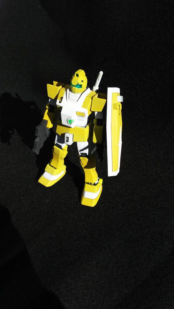 快晴だったので外で撮影
あまりデカールを貼らずに完成です