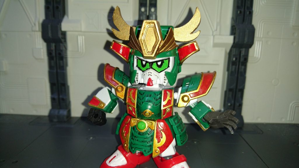 ギミックという程でもないが、関羽ガンダムと兜を交換することで、長生ガンダムを再現できる。髭の穴とかはそのままなのでまあ、気分だけだが。