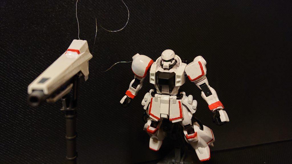 因みにサフは吹かず、筆塗りです。ガイアノーツのアルティメットホワイトの隠蔽力神っす