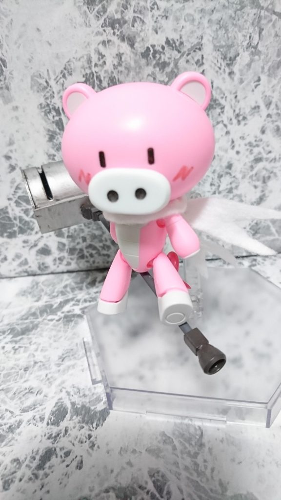 まるで魔法使いが使うホウキのように乗りこなすゼニッガイ