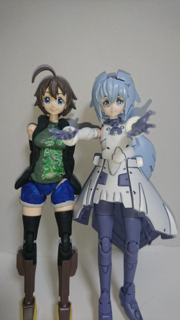 サイズはダイバーナミと同じくらいです。
関節はダイバーナミと同じなので組みやすかったです。
たぶん今後もビルドダイバーズのこのシリーズは共通フォーマットなんですかね。
