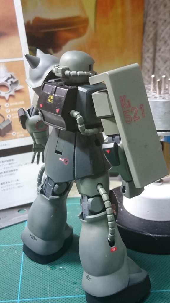 デカール貼りはほぼ、初めてなんで四苦八苦しました。