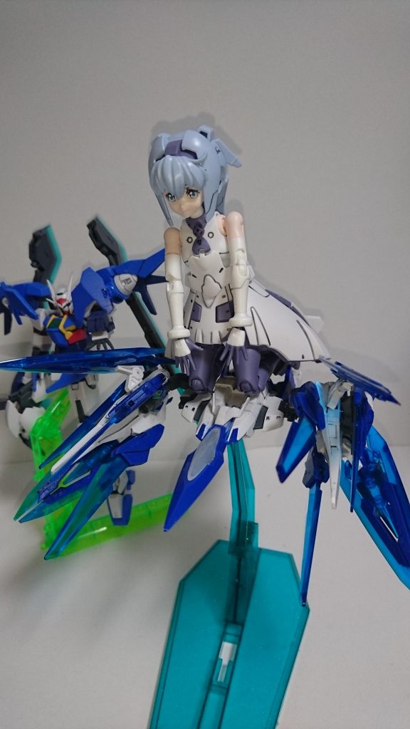 サラを乗せるとこんな感じ。いい感じにサブフライトくらいのサイズです。