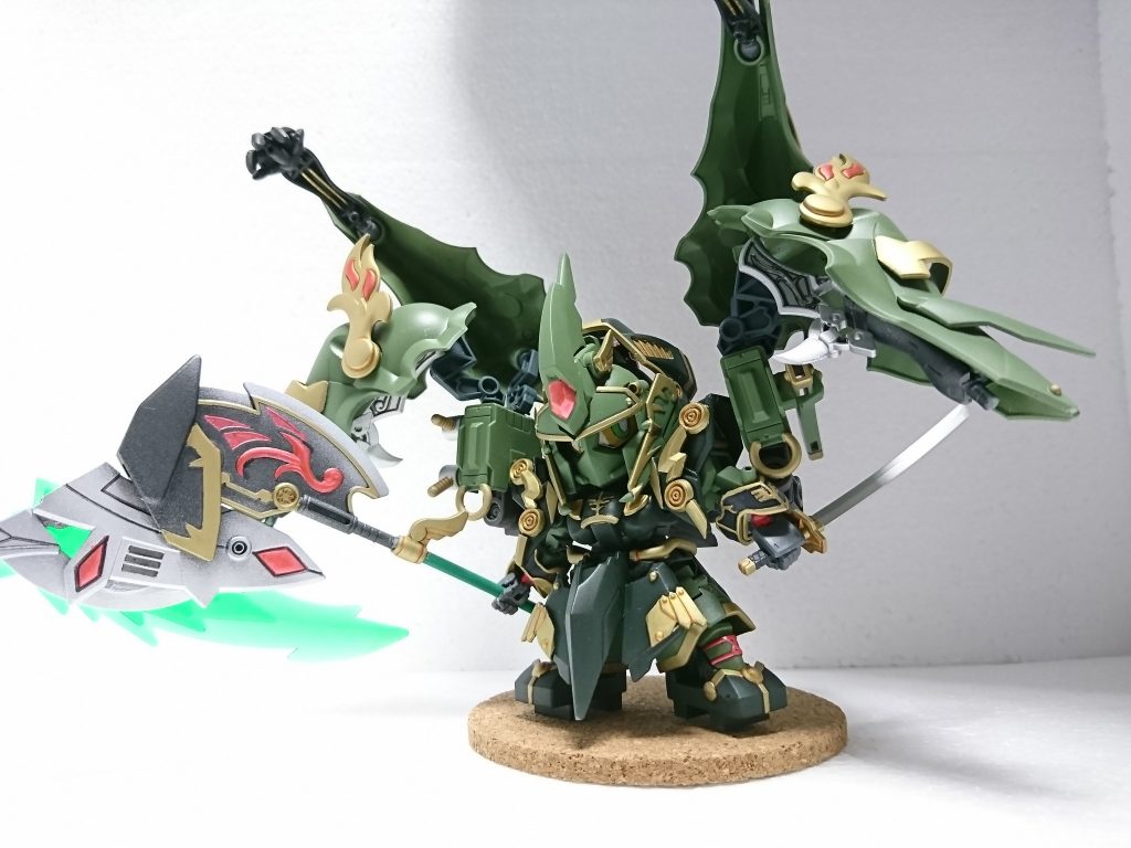 元のクシャトリヤの顔があまりに厳ついので顔パーツは紅武者ベースにパテを使って女性らしさを増した形状にしています。