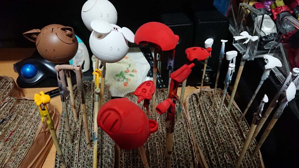 プチッガイは塗装一度失敗しましたが、何度か塗って修正。
豚みたいと思っていました(笑)