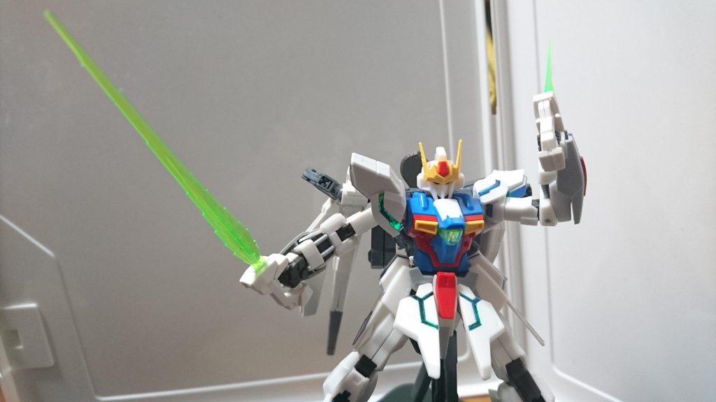 武装③ツインハイパービームサーベル
バックパックに2本懸架されている高出力タイプのビームサーベル。
柄はジェガンブラストマスター、サーベル部分はガンダムX魔王の流用。