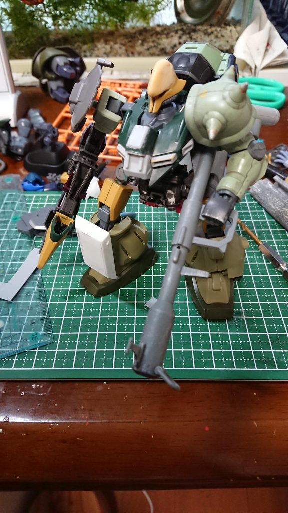 初期案
ざっくりとした造形が決まるが、何かが足りない時。