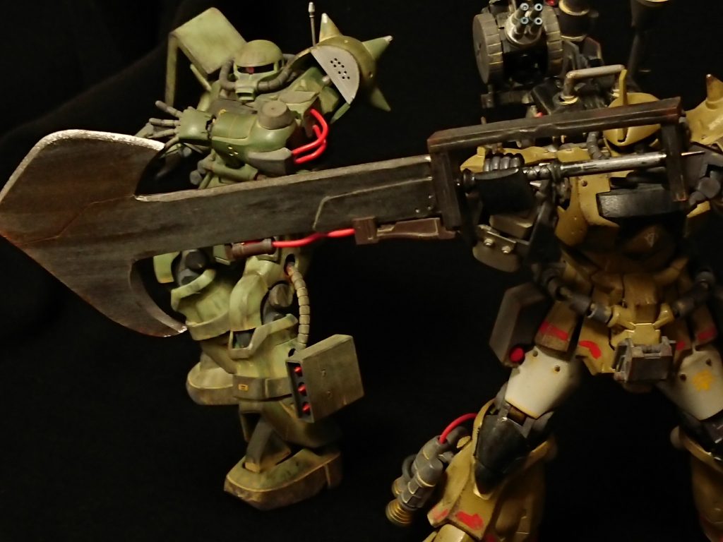 強度と広い面積を活かしてシールドとして使用することもできる。