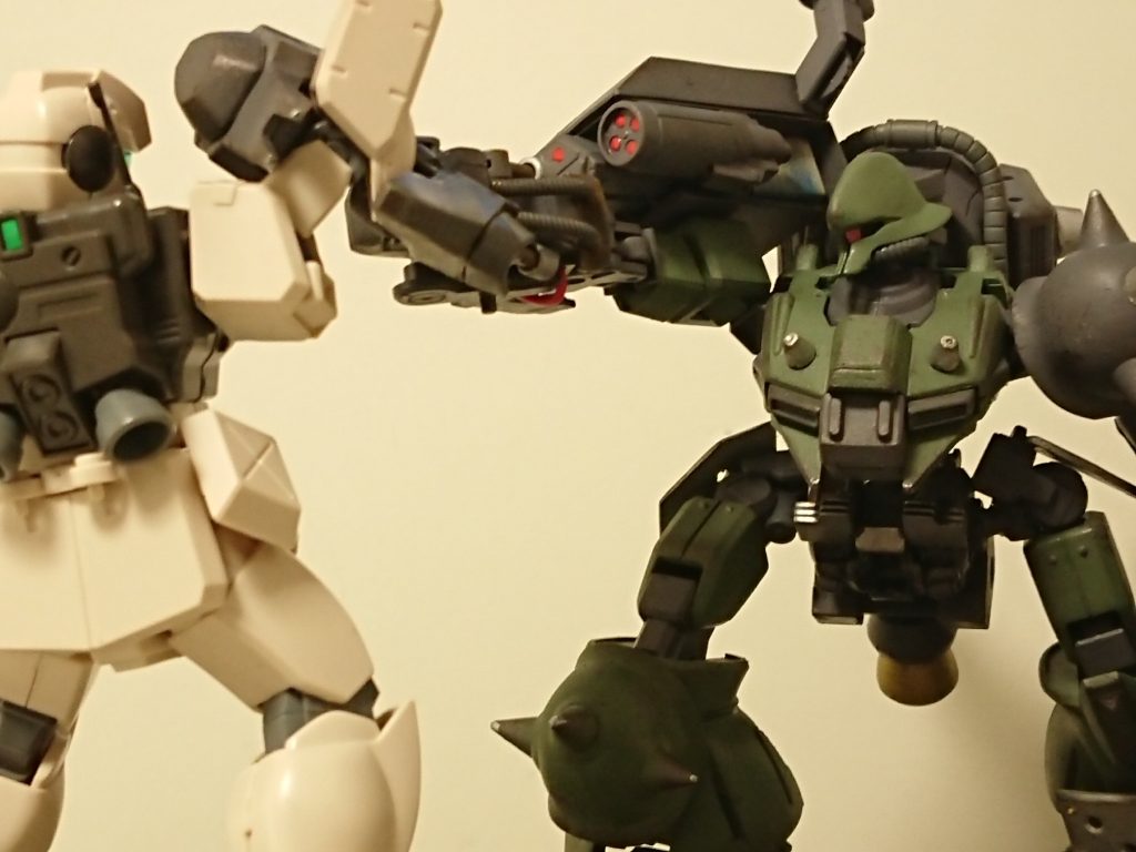 ビームサーベルを凌ぐリーチを活かして接近戦を有利にする。