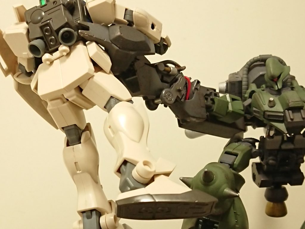 この状態であればmsのコックピットを握り潰すほどの挟力を発揮する。