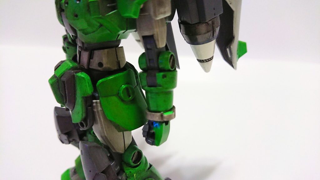 ## 腕部
前腕部はジンの物にブレスレットアーマーを装着している。
(ほぼGM/GMの腕のままです。)