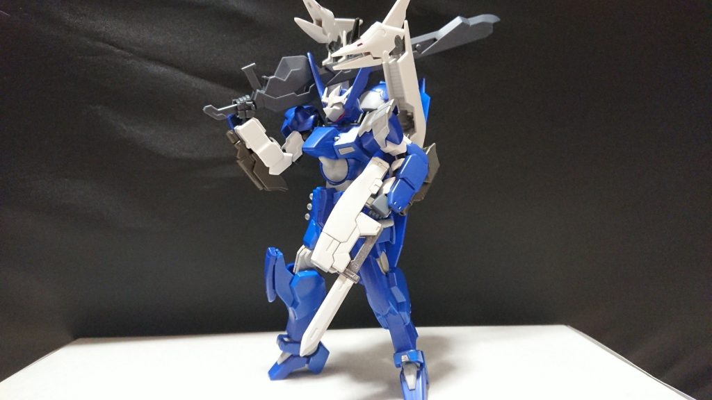 モンテーロ・フォース

[総合スペック]1.0～13.0の内。
8.0～8.5と断定。

Gムラサメ(GUNSTAに投稿済み)の操縦者がビルダーになるきっかけを与え、戦いのいろは等を教えた師のような存在が操作していた機体。
こちらは防御面に優れてるバージョンで後ろにシールドを装備する事で死角を無くしていた。
近・遠距離での戦闘を得意とする。
戦果...。
多数のMS撃破に貢献。
ギマリス(GUNSTAに投稿済み)の撃破に貢献。
小型コロニーを破壊。