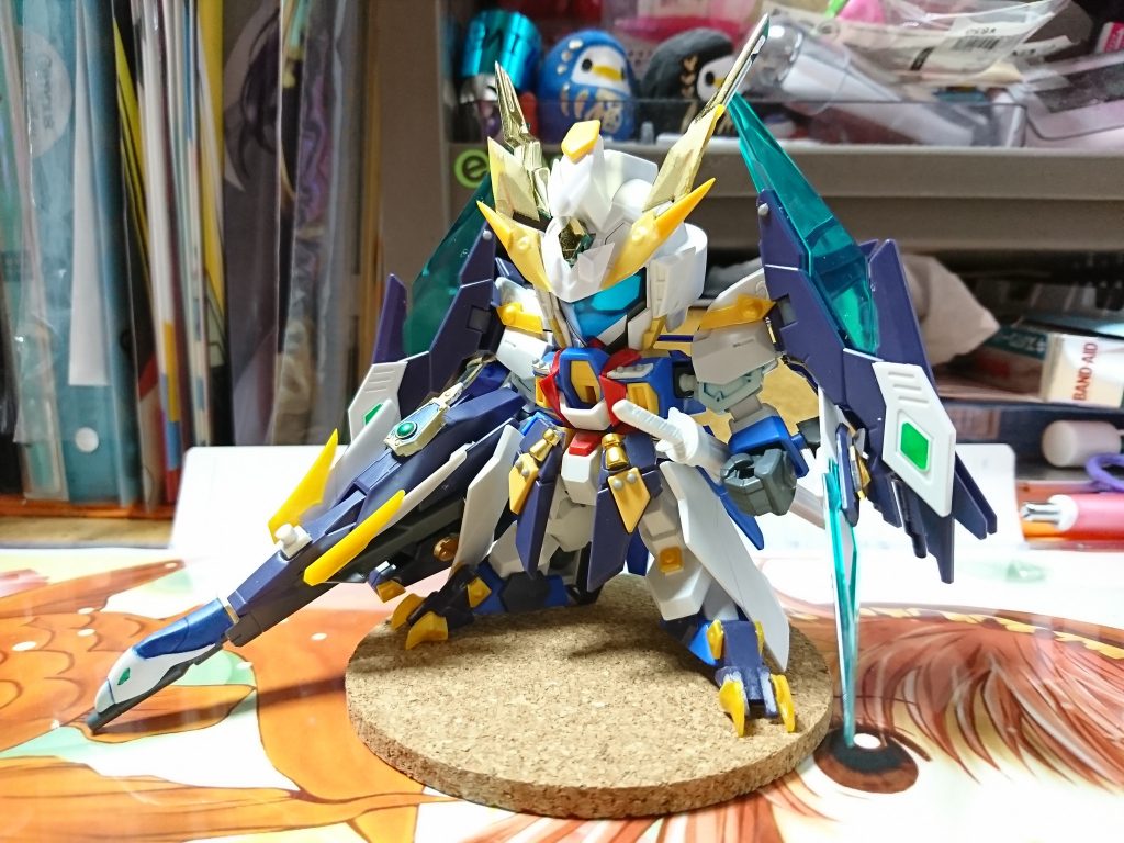 コート風にしてた時に「バイザー付けたらカッコよくなるんでは…」の思い付きで付けてみたら超兵専用機みたいなガンダムになってしまった…