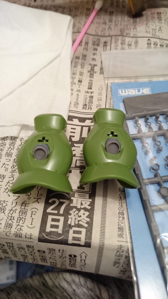 ふくらはぎのバーニアは塗装しやすいように切り落として市販のに変えたんですが見えないから意味なかったです