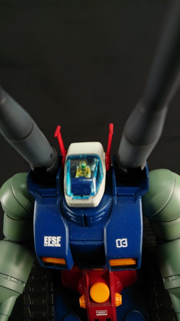 パイロットも塗り分けています。