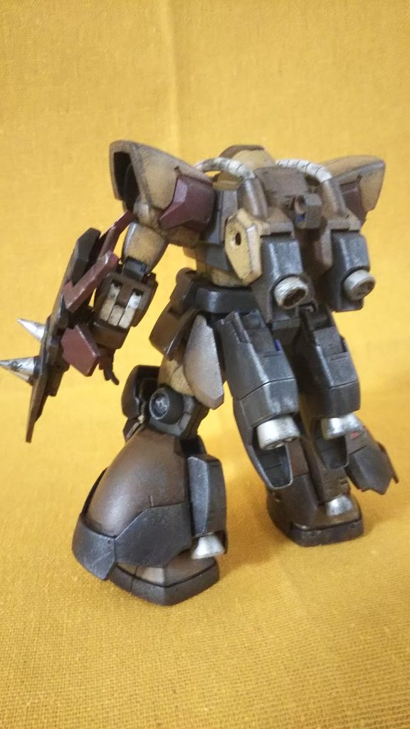 ショートバズーカはザクアメイジングの余ったザクバズーカをカット。弾倉をつけて