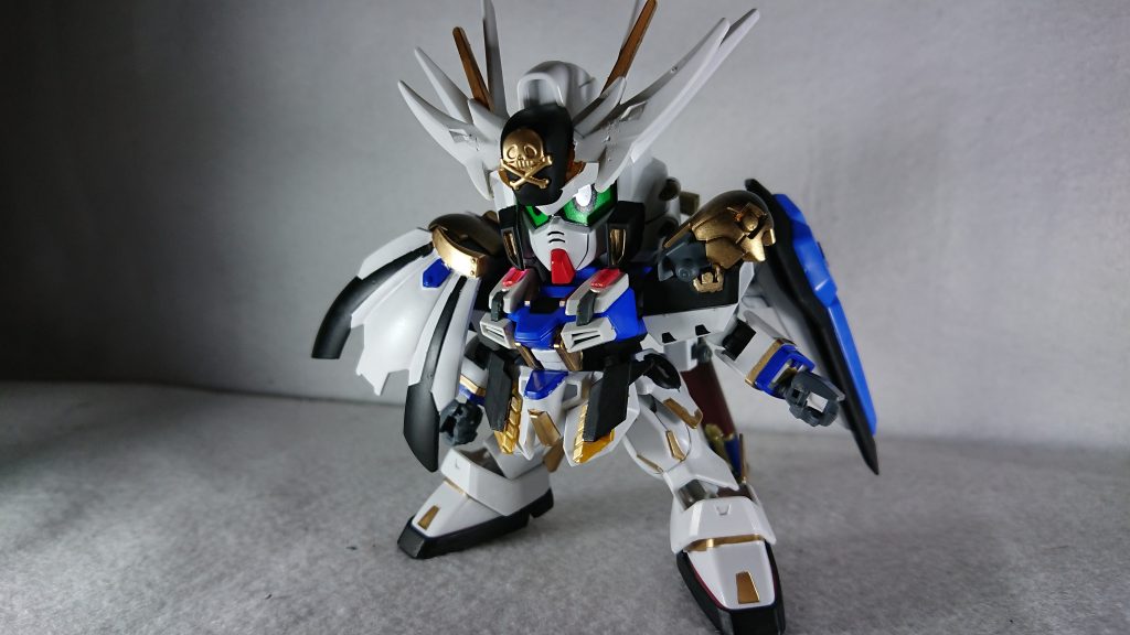 型式番号GAT-CV-X107SD
ストライクガンダムツヴェルクリッター
武装組織コズミックバンガードに所属する機体
その7号機目に当たるのが該当機である。
名前の意味はドイツ語で
ツヴェルク=こびと
リッター=騎士
小さな騎士という意味を込めております。