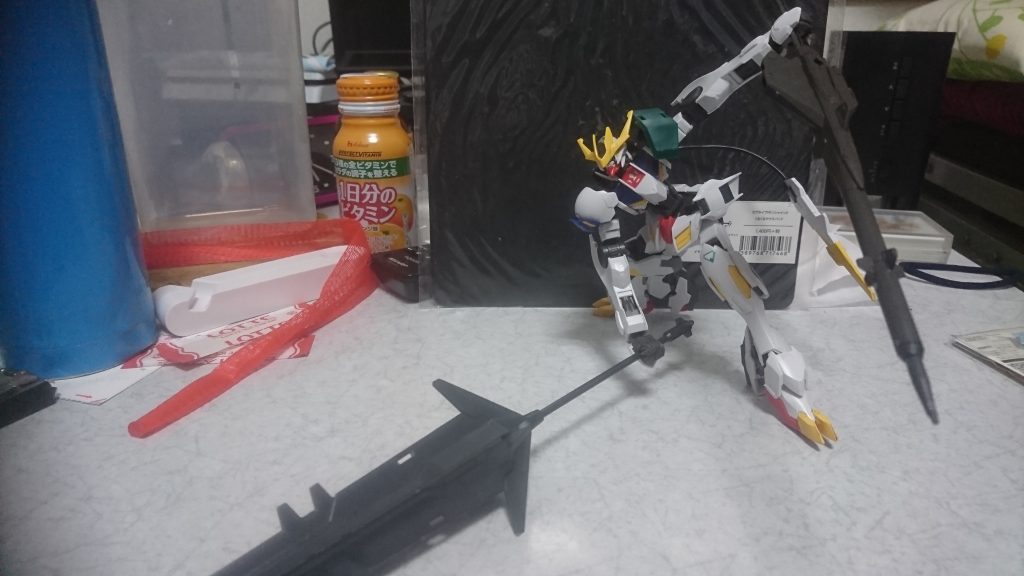 別角度&メイスぶんまわし。説明書に乗ってたポージングのマネ(？)あとテールブレードをどうもってくるか迷いましたw