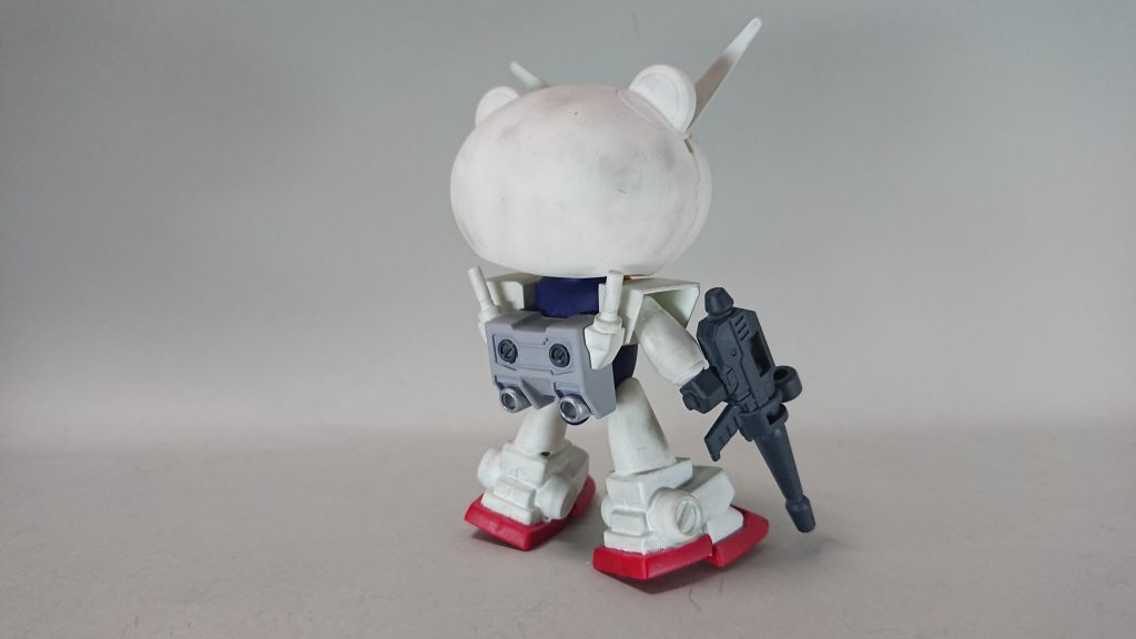 まずは『ファーストプチッガイ』を。
元ネタ通りに頭がないと『プチッガイ』らしさがなくなってしまうので、あえて頭をある状態にしています。
全体的にウェザリングをして、汚い状態に。