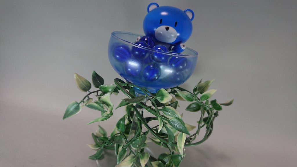 全てはここから。
『夏の日のプチッガイ』
ウチの初代様です。
プチッガイには『光沢スプレー』をして、あとは100均グッズで清涼感を表現した作品。