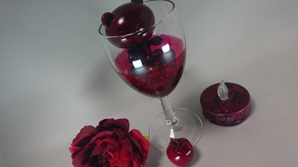 『赤ワインプチッガイ』
初の『ラップ塗装』に挑戦した作品。
『プチッガイクリスマス』のタグで作ったものです。
まぁ、お酒飲めない(苦手)ですけど……。