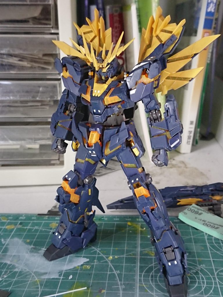 サフ前です。プラチップをちょこちょこ貼ってます。