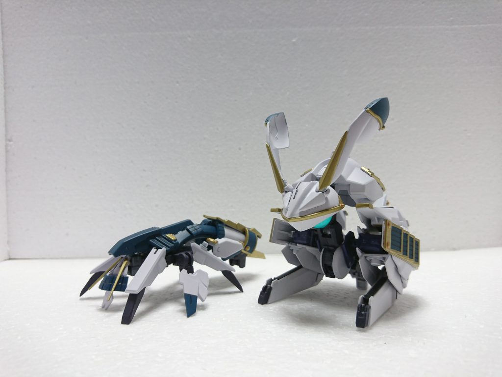 砲獣鉄機戦兎。通常時は２体のサポートメカ(兎丸)と(蜘蛛八)で行動している。合体して戦車型の砲獣鉄機になる。