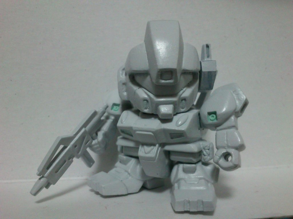 腰のV字はキット付属のシールは色が合わないのでプラ板で作成、塗装しました。