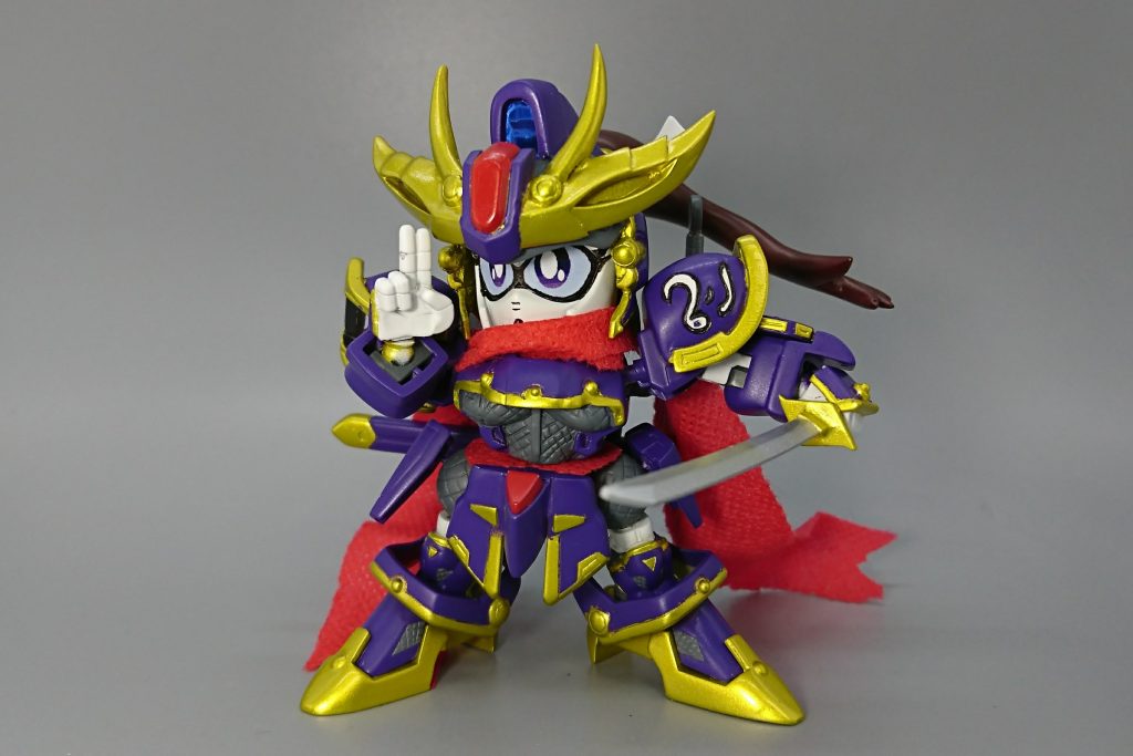 アクション
左手は零丸より拝借
マフラーは不織布を細長く切って巻いているだけです
腰周りにも布が巻いてあります