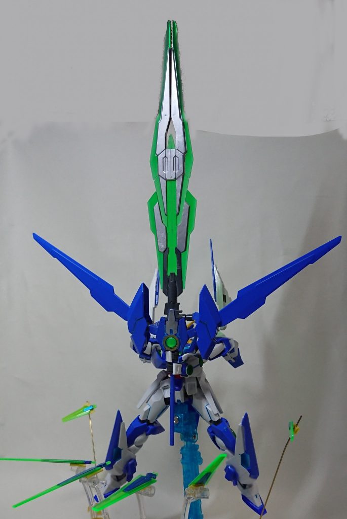 当然、ソードビットとグレートGNソードファイブを合体させライザーソード形態にする事が可能。
背中のウイングも合体し、必殺の一撃を放つ。
合体時の隙をCファンネル等が補助する。
イメージはスパロボZのオリジナル主人公機、ジェミニオン・レイのジ・オーバーライザー・アーク。