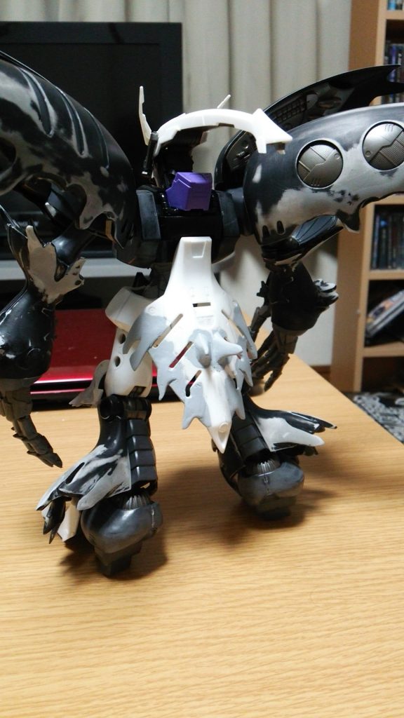 足回りと背面もひたすらダムドダムドダムド…(汗)