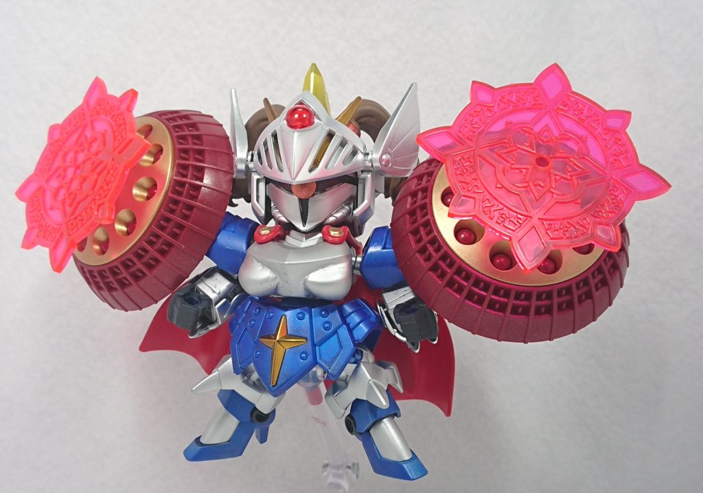 *「マジックミサイルでまとめて吹き飛ばしてさしあげますわ!」*
メガミデバイスのマジカルガールから魔法陣パーツを拝借。
3ミリジョイントは色々と便利です。